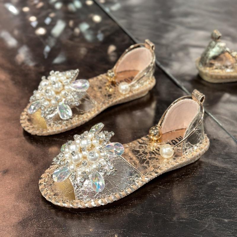 Fashion Women Sandals Luxury Pearl Crystal Flower Flat Sandal 2025Summer New Casual Open Toe Sandals for Women Designer Slippers