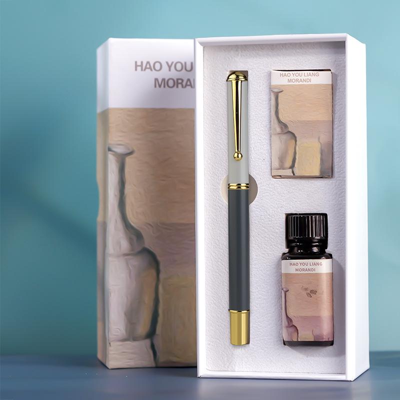 Children's Fine Nib Fountain Pen Set with Engravable Option, Includes Replaceable Ink Cartridges for Student Calligraphy Practice.