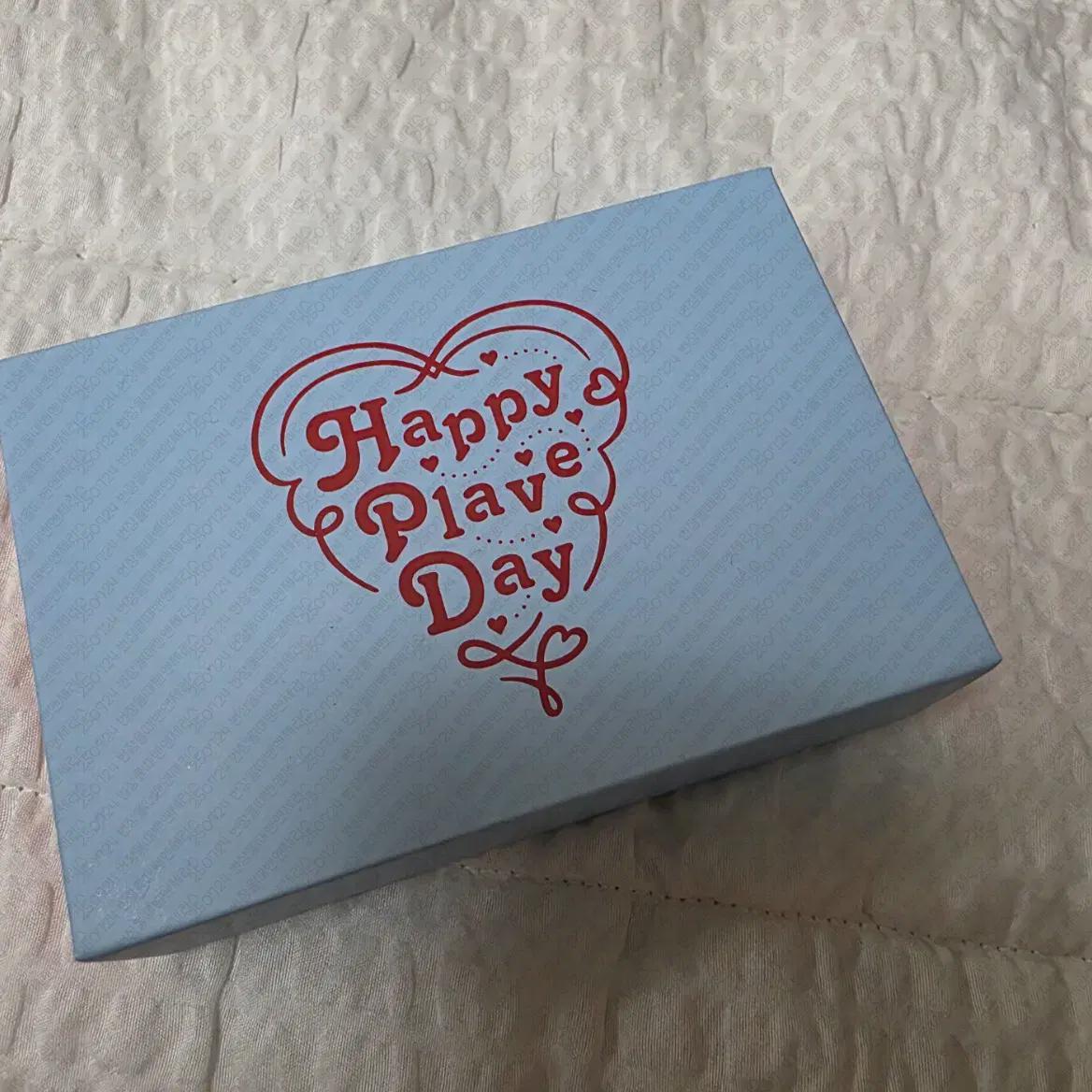 

Play 2nd Anniversary Popup Store Badge Set