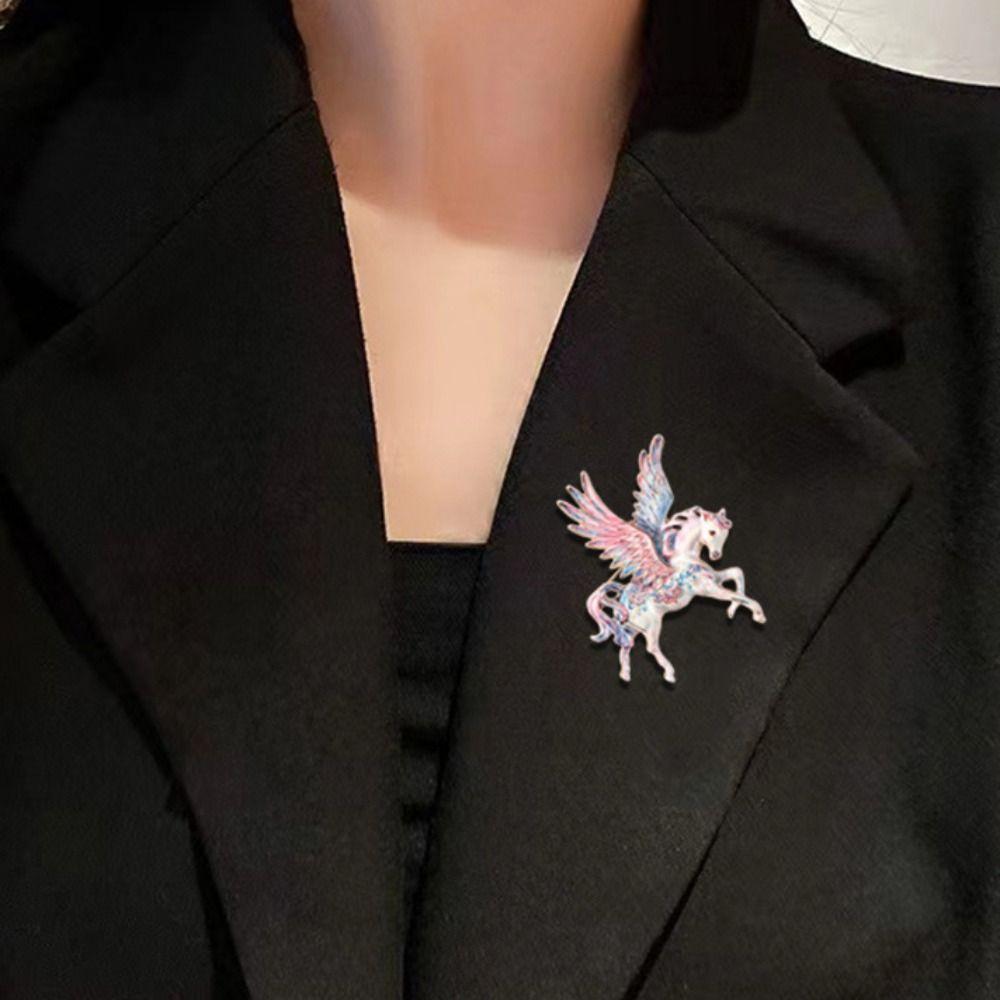 Light Luxury Zodiac Horse Badge Pin Chinese Style New Year Chest Flower Vintage Horse Brooch  Coat