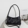 Premiumväska dam höst och vinter ny nischdesign moderiktig mångsidig axelremsväska bärbar liten axelremsväska