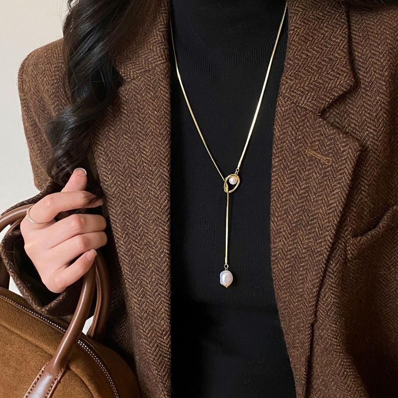 

New Creative Metal Beaded Grape Tassel Necklace for Women Autumn and Winter Design Sweater Chain Fashion Accessory Party Gift