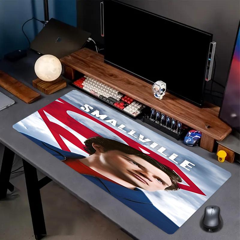 Smallville Thema Mauspads, Rutschfeste Gummiunterseite, Multifunktionales Büro- & Heimdekor, Perfekt für die Personalisierung des Arbeitsplatzes.