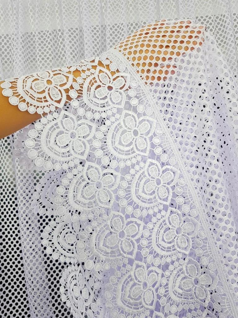 Ready-made curtain 400x160 cm made of mesh - straight