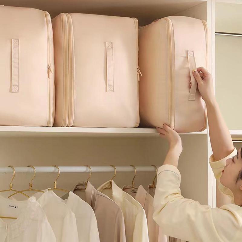 "Compression Storage Bag for Quilts, Jackets, and Bedding"