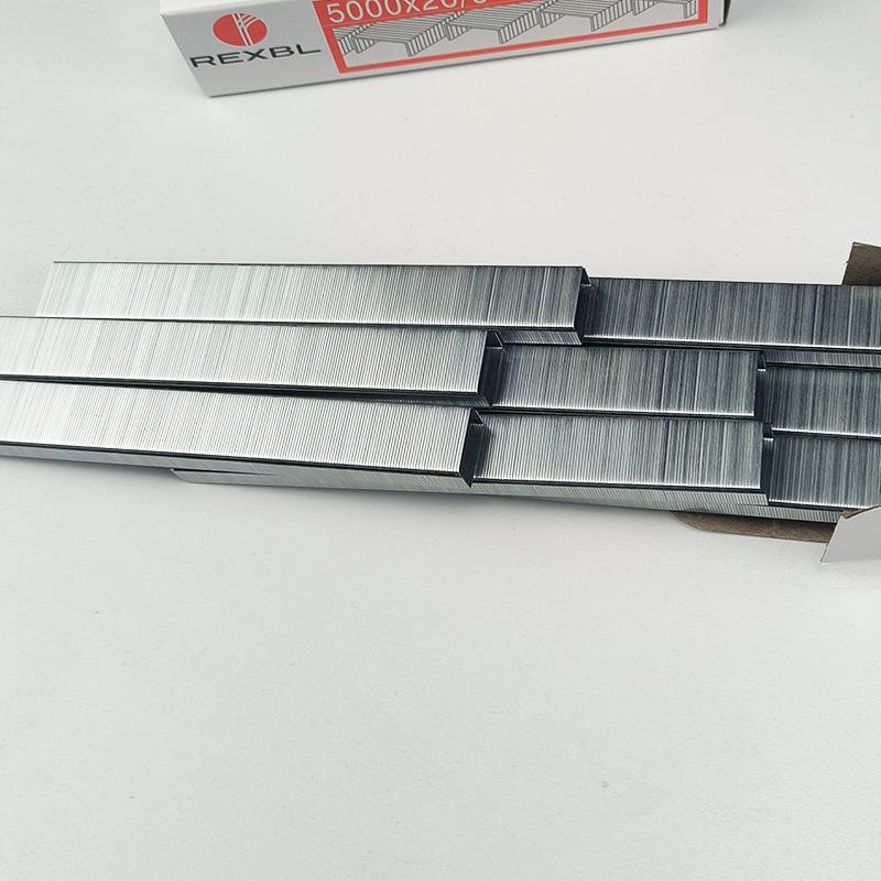 Universal Standard 26/6 Staples - Large Box of 5000
