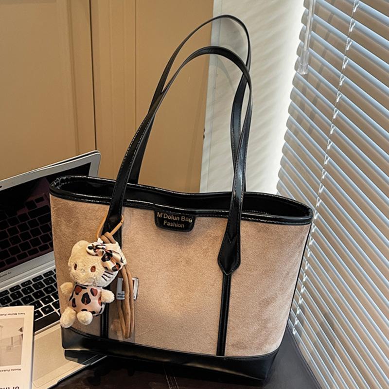 Commuter tote bag women's new retro fashion casual large capacity armpit bag high value shoulder bag