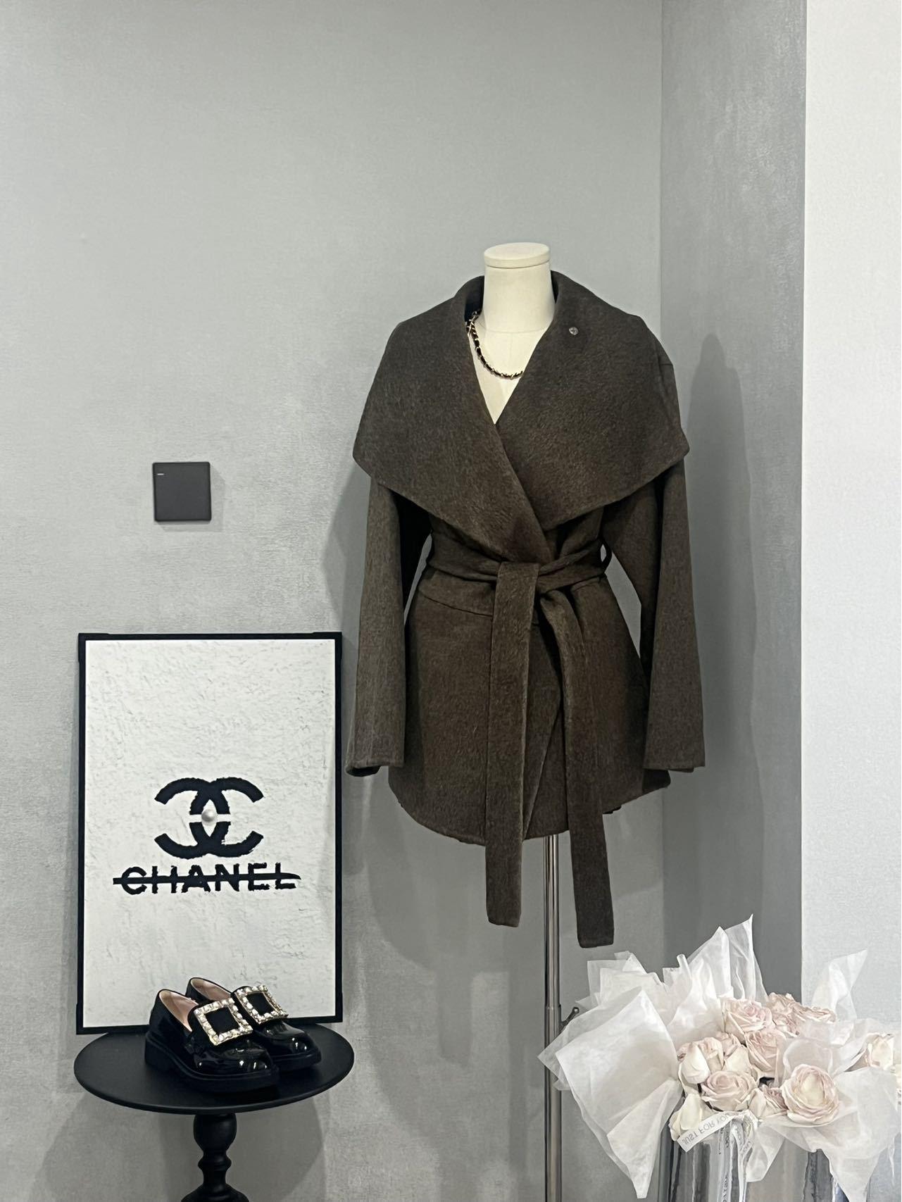 

Женское двустороннее шерстяное пальто с большим лацканом на осень/зиму 2025 года - стиль высокого класса Small