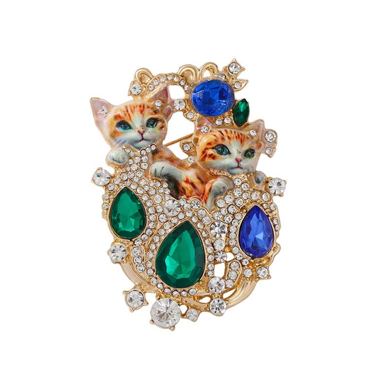 Retro diamond-encrusted double cat brooch fashion high-end sense light luxury versatile cute animal environmentally friendly brooch women's