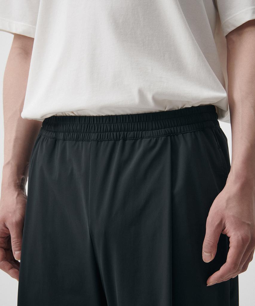 Musinsa Standard Cooling Deep Tuck Wide Elastic Waist Pants [Dark Gray]