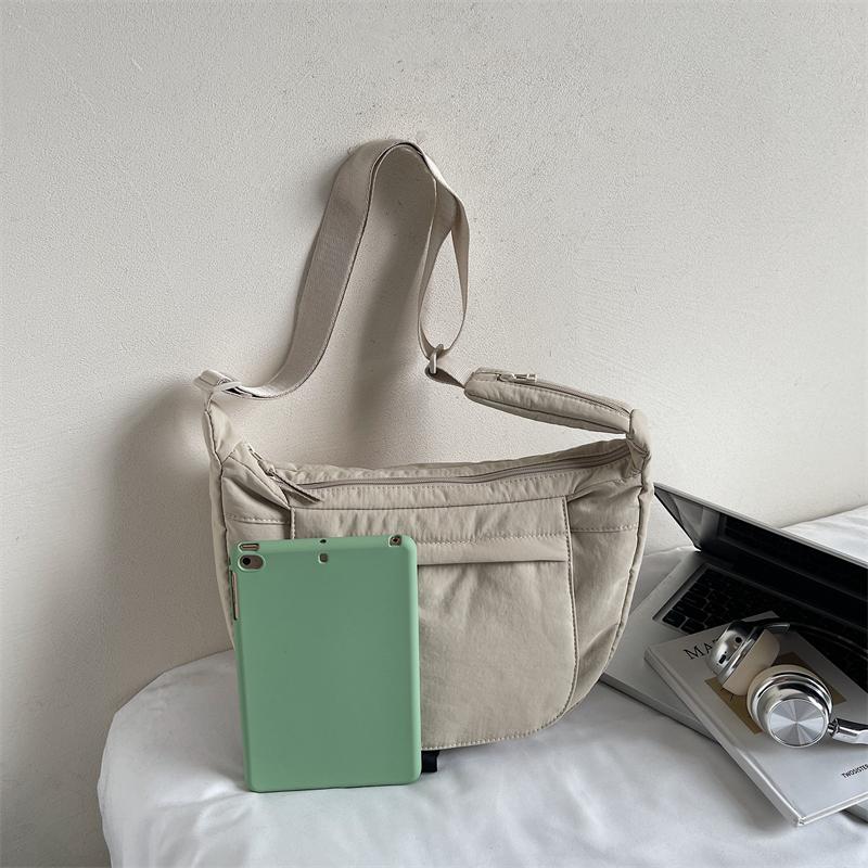 Large Capacity Solid Color Commuter Shoulder Bag Women's Crossbody Bag
