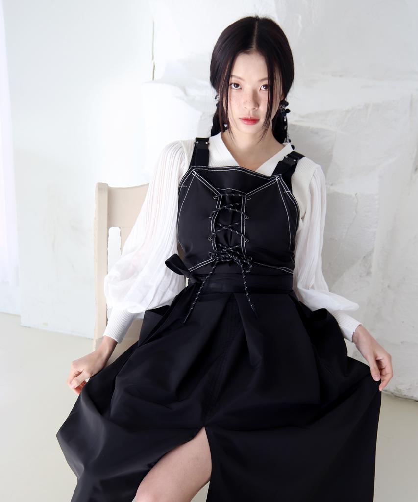 Eipeuleonwei Kuro Eyelet Apron Dress 2 Sizes
