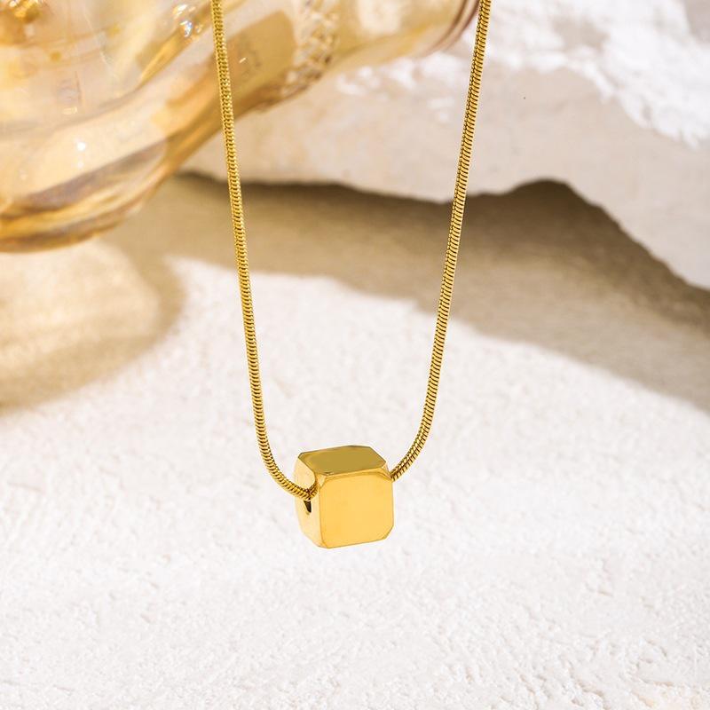 Korean Style Small Square Simple Titanium Steel Choker - Women's Trendy, Light Luxury, Versatile Necklace
