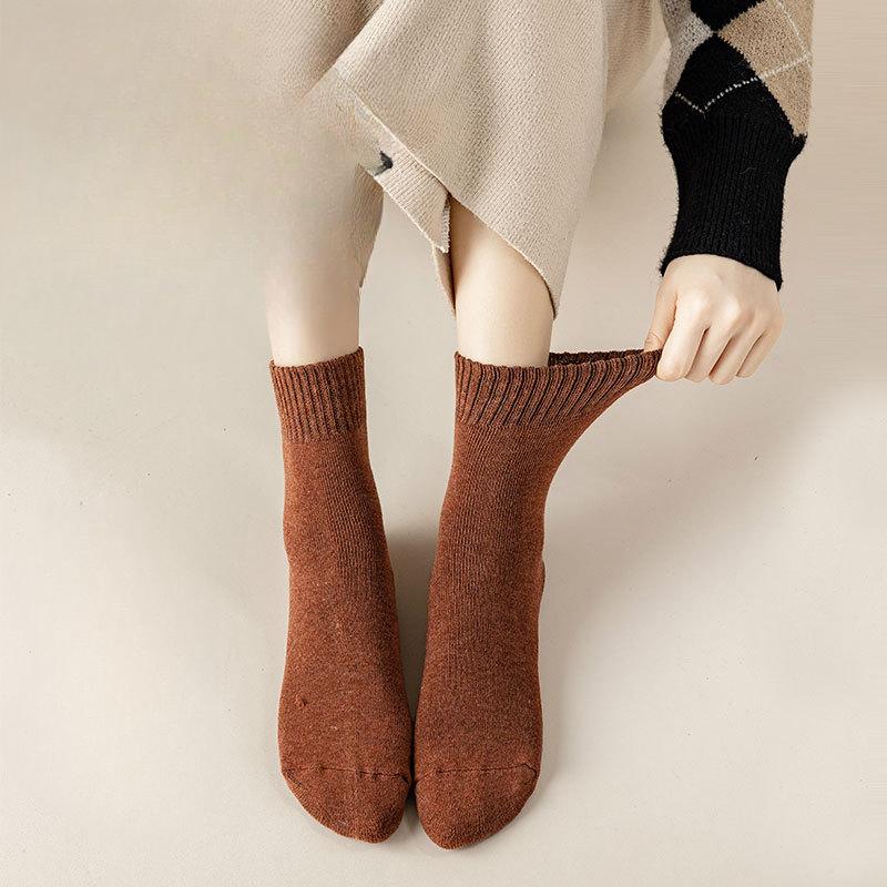 Women's Autumn and Winter Fleece Mid-calf Socks In Solid Color, Thickened Loops, Warm Towels, Sweat-absorbing Long Calf Socks