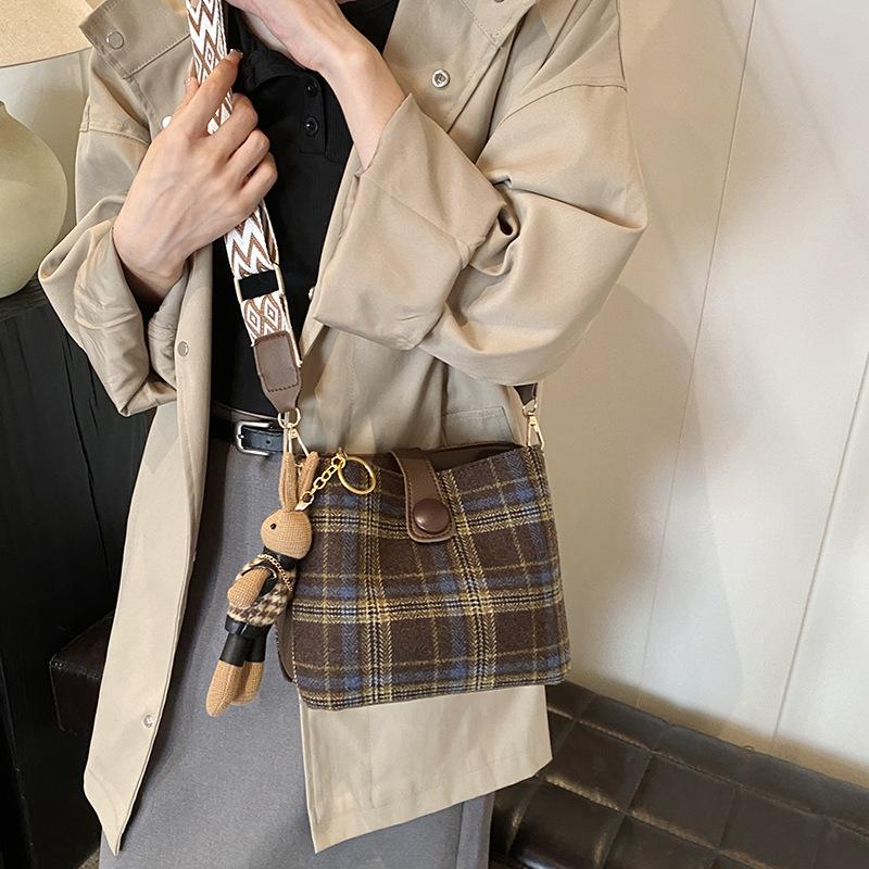 2025 Satchel Women, New Fashion Messenger Bag Women's High-end Texture Shoulder Small Square Bag In Stock