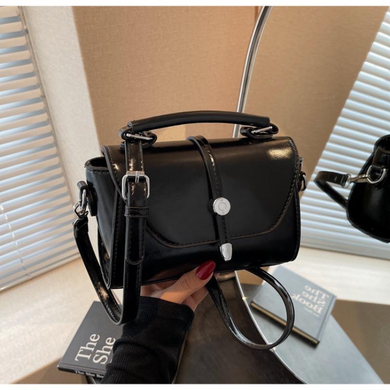 Women's Bag New Versatile Spring and Summer Retro Shoulder Messenger Bag Is Now Popular Portable Small Square Bag