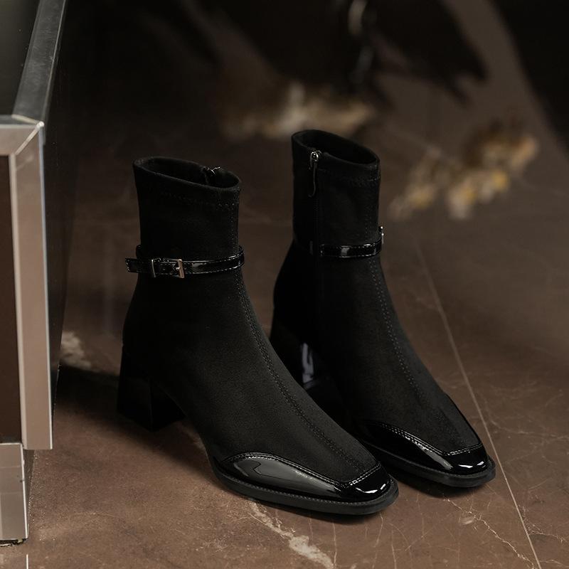 

Женские ботильоны из кашемира цвета «Красный анкор» с квадратным носком и массивным высоким каблуком - стройнящие, универсальные ботинки Мартина для осени. 38