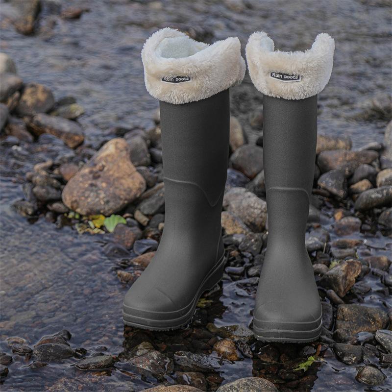 New high-tube rain shoes for men and women, fashionable outer wear, non-slip and waterproof rubber shoes, sea-catching soft-soled rain boots