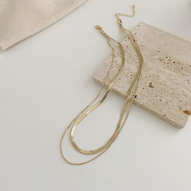 

Новые модные женские цепочки для пожилых женщин, ожерелья, сокращенные, модные, двойные металлические геометрические короткие ожерелья, ювелирные изделия 40cm золотой