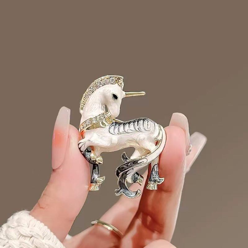 Lucky Horse Brooch Luxurious Alloy Brooch For Clothing Unicorn Brooch Pin Comfortable For Suits Scarves Formal Occasions