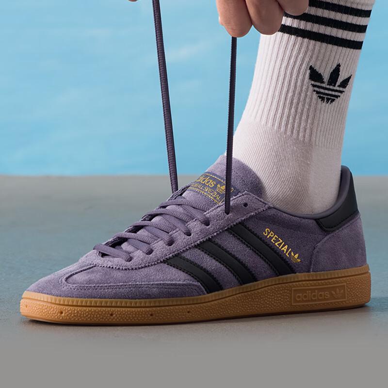 

Adidas Unisex JR3847 Lifestyle Low-Top Sneakers 37