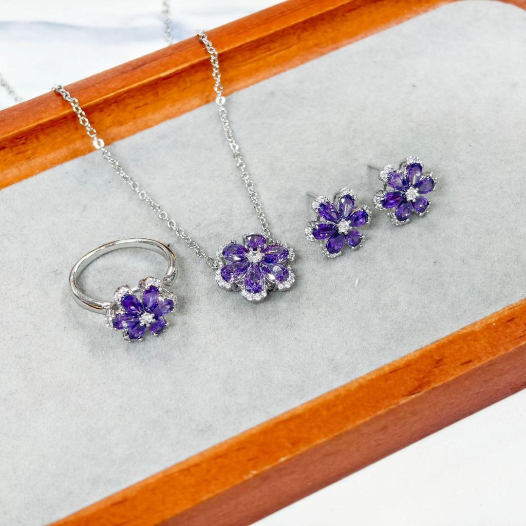 Gesen Petal-Shaped Jewelry Set: Luxury Ring, Earrings & Pendant for Women in Forest Style