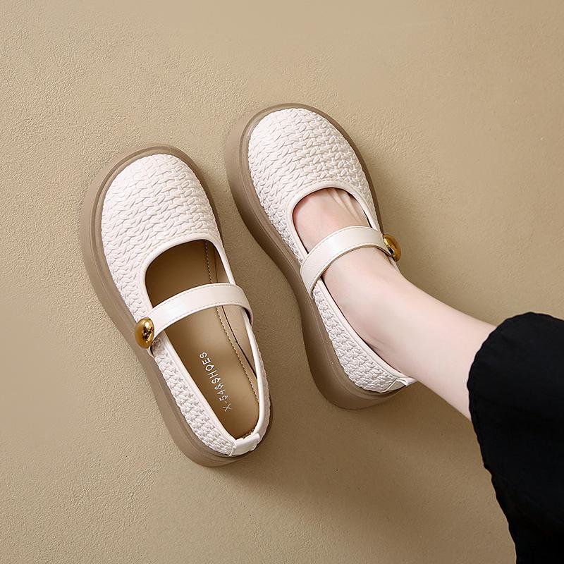 French shallow single shoes women's summer with skirt small leather shoes 2025 super hot new one-pedal Mary Jane loafers