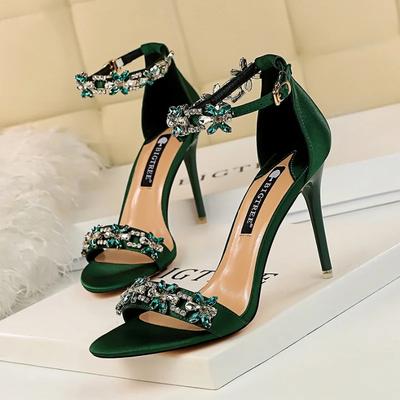 Mode Luxus High Heel Sandalen Damen Sommer Sexy Bankett High Heel Schuh Dünner Absatz Hochzeitsschuh Wasser Diamant Sandale Designer Damenschuh