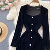 Vysoká kvalita podzim zima ženy vintage sametové společenské šaty módní čtvercový límec dlouhý midi tenký bodycon velurové šaty s dělenou tužkou