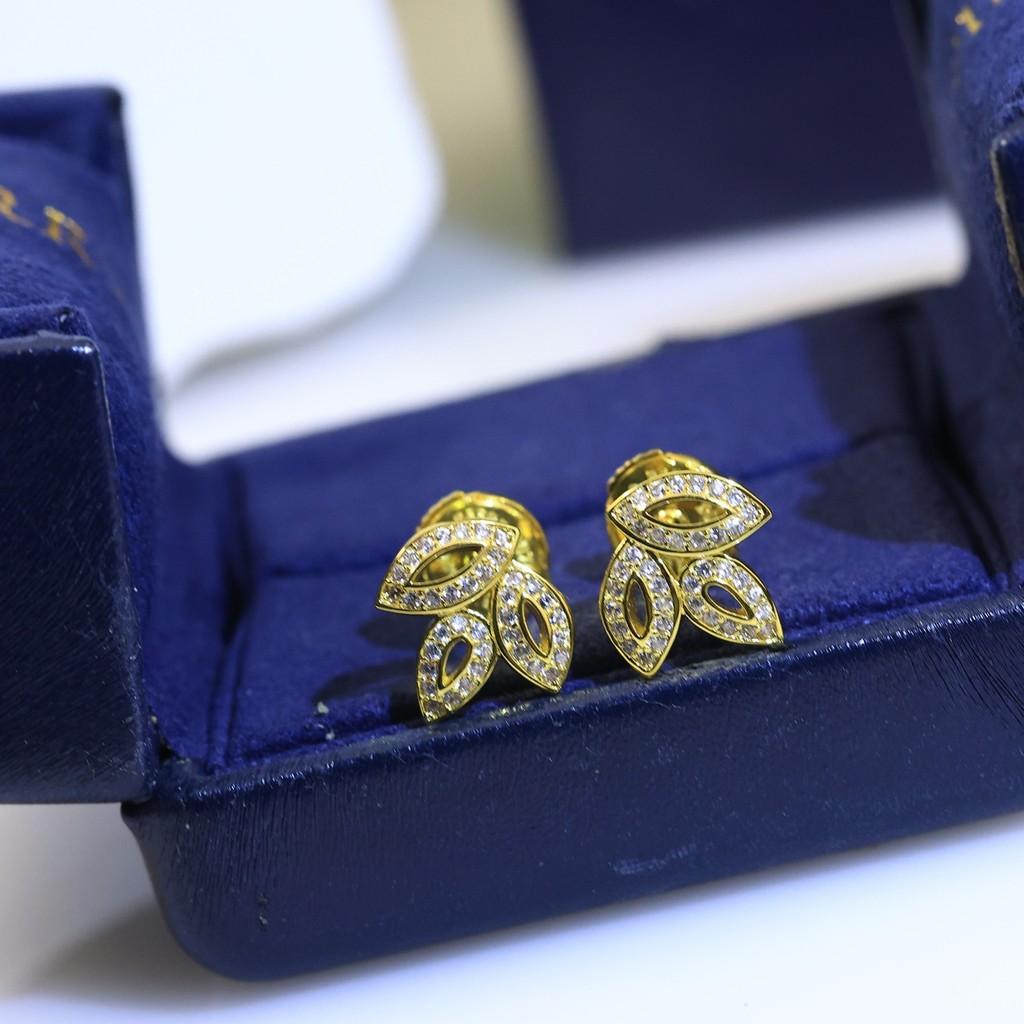 

Изящная форма цветущих цветов. Материал Игла Серебро Гальваническое покрытие 18к Золото с берушами НЛО для повседневной носки Три цвета Gold