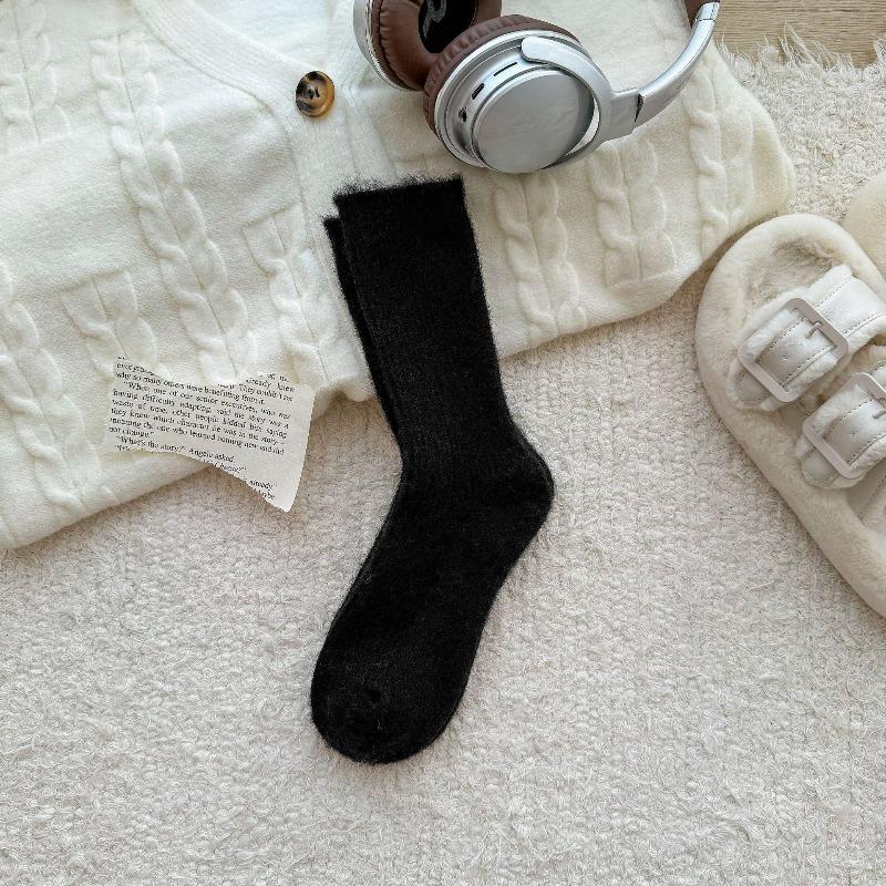 

Women s Autumn and Winter Thickened Warm Wool Medium Tube Pile Socks 1 pair чорний