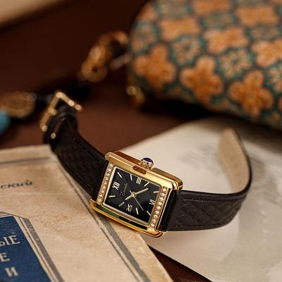 EAVANLIN Retro Light Luxury Women's Argyle Square Quartz Watch - Simple, Niche, and Elegant Fragrant Style.