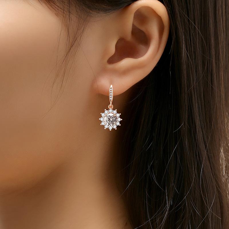 

Серьги-гвоздики в форме цветка женские легкие роскошные серьги Niche Design Sense Commuter