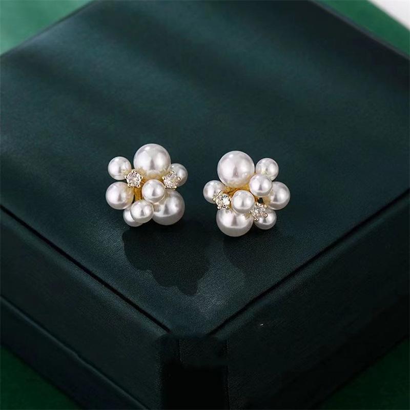 Korean Elegant Pearl Stud Earrings for Women: Versatile, High-Class Style Jewelry