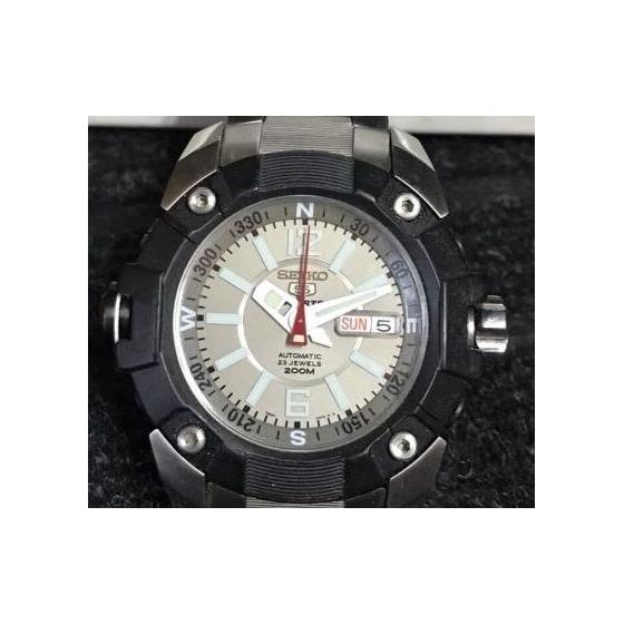 SEIKO Seiko 5 Sports Automatic Day Date 23 stones 200M with simple direction East, West, South, North, Collection Organized Limited