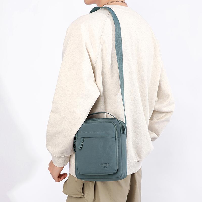 Men's Casual Lightweight Multi-layer Color Simple Outder Bag Women's Versatile Commuting Crossbody Bag