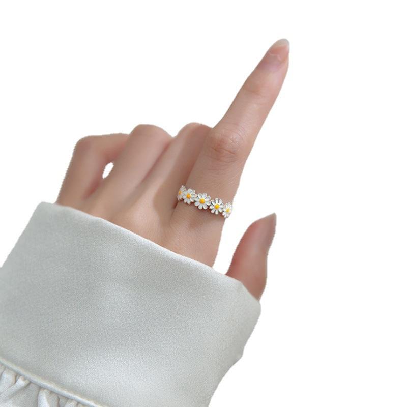 Daisy Ring, Mori Series Small Fresh White Flower Ring, Ladies' Temperament Jewelry