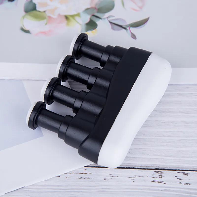 1pcs Hand-held finger trainer strengthener strength training home fitness equipment piano guitar finger exerciser trainer