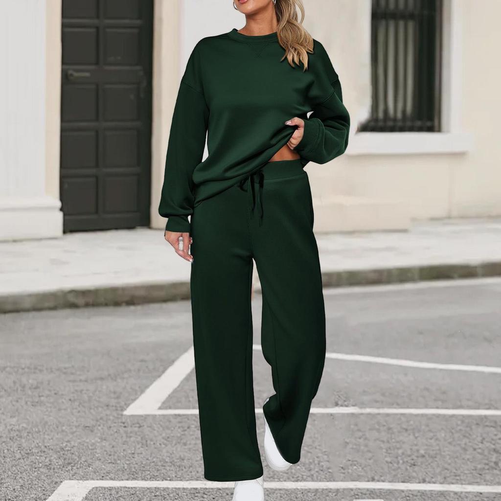 European-Americana Knit Women's Two-Piece: Long-Sleeve Top & Wide-Leg Pocketed Sweatpants