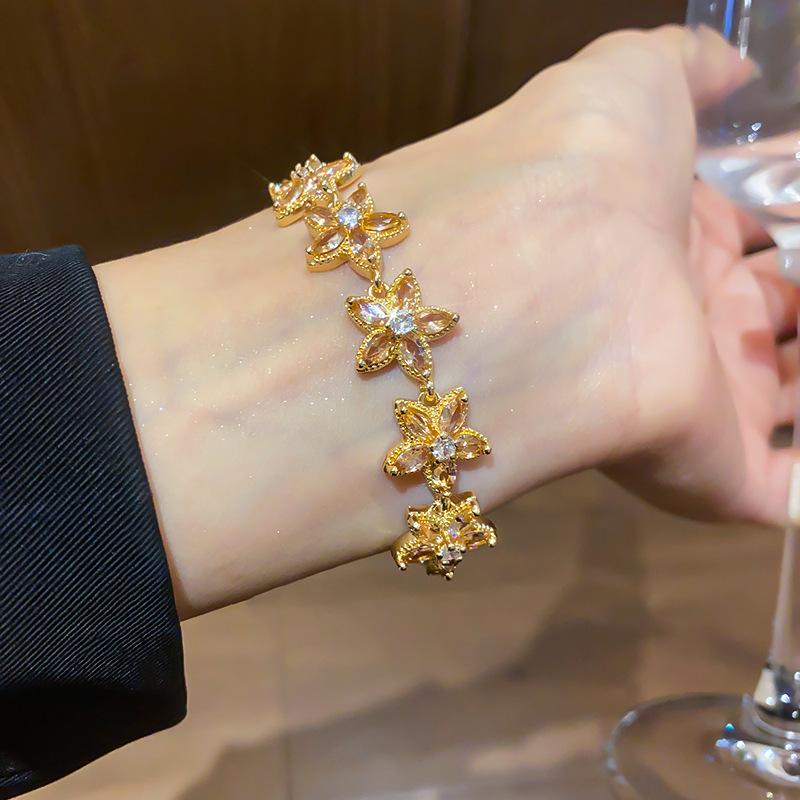 Korean Zircon Flower Drawstring Bracelet: Elegant Light Luxury Jewelry for Women