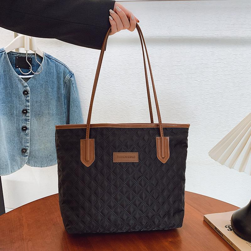 

Students take classes versatile solid color tote bag women s large-capacity commuting lazy style personalized leisure new shoulder bag чёрный