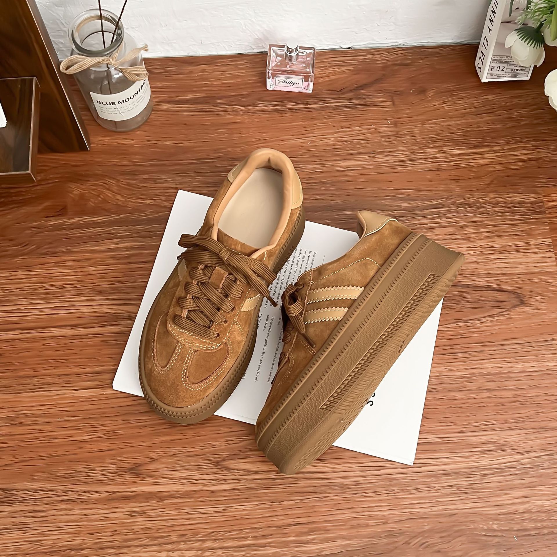 

Виноградная мать весна новый ретро моральные тренировочные туфли женские маленькие на толстой подошве увеличивающие рост спортивные туфли универсальные туфли на плоской подошве 40