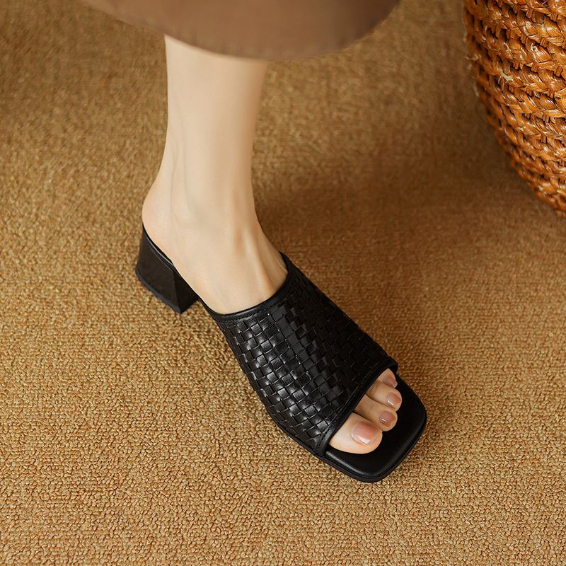 Krazing Pot Naturalne skórzane podstawowe stylowe muły z odkrytymi palcami średnie obcasy letnie buty rzymskie tkane zdobienie damskie sandały