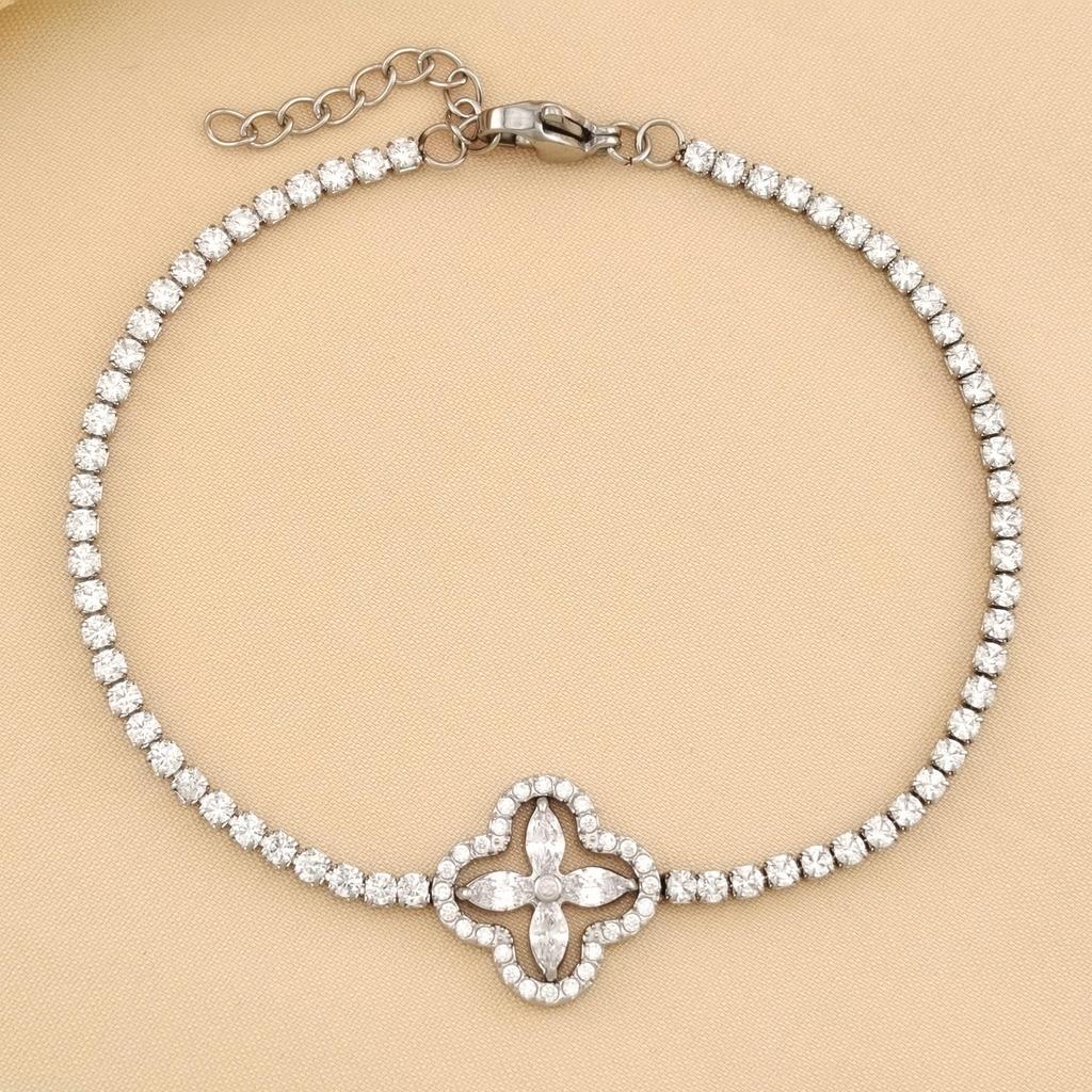 Four Leaf Clover Bracelet for Women Minimalist Luxury Micro Zircon Geometric Design Jewelry