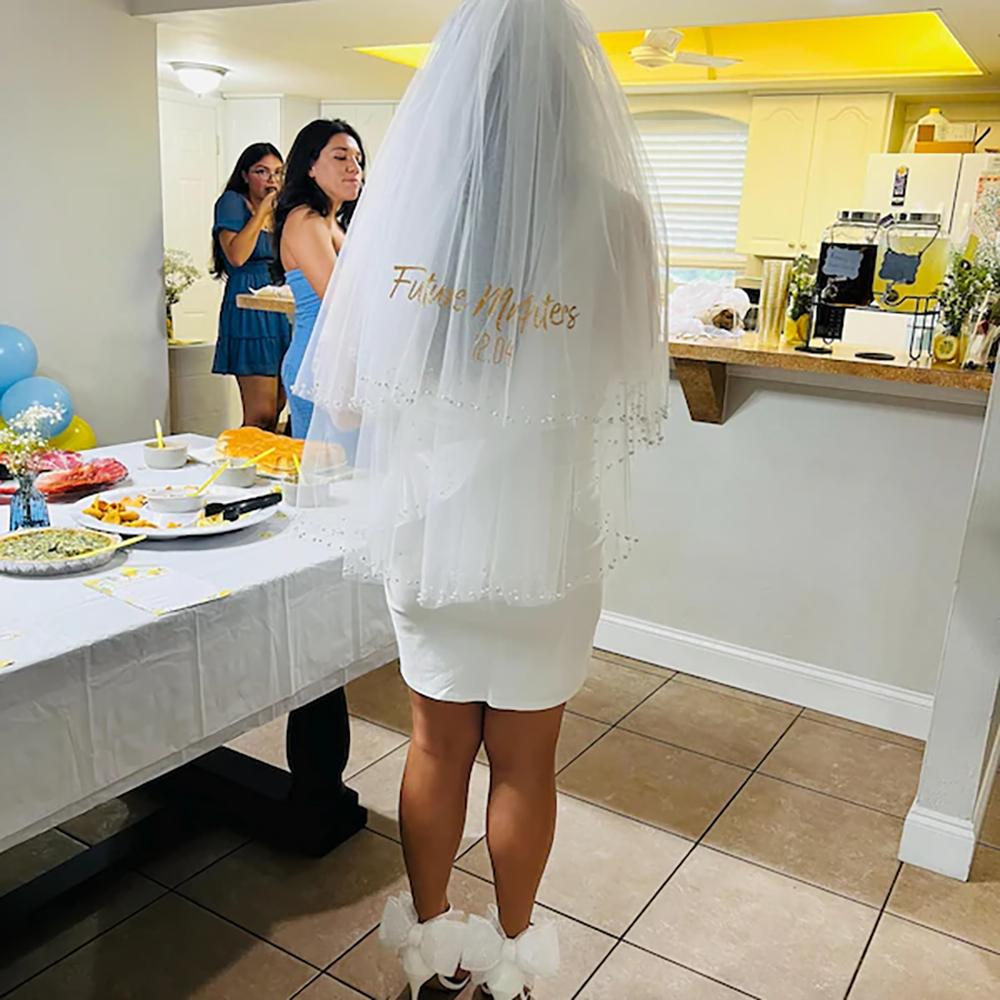 Personalizovaný závoj na svatební sprchu Bachelorette Party Budoucí paní. Závoj Svatba Zásnuby Dekorace Vlasové doplňky Dárek na rozlučku se svobodou