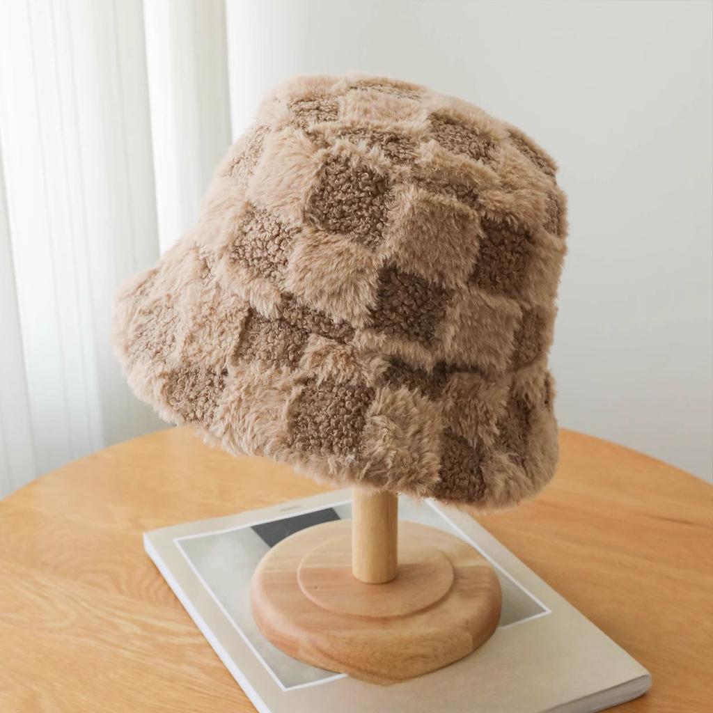 Winter Hat for Women Plush Warm Basin Hat Big Head Circumference Lamb Velvet Fisherman Showing Face Small Checkered Bucket Hat Trendy