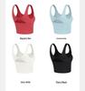 Damen Sport-Tanktop mit Schmetterlingsrücken und stoßfestem BH, festen Cups, ideal für Pilates und Yoga.