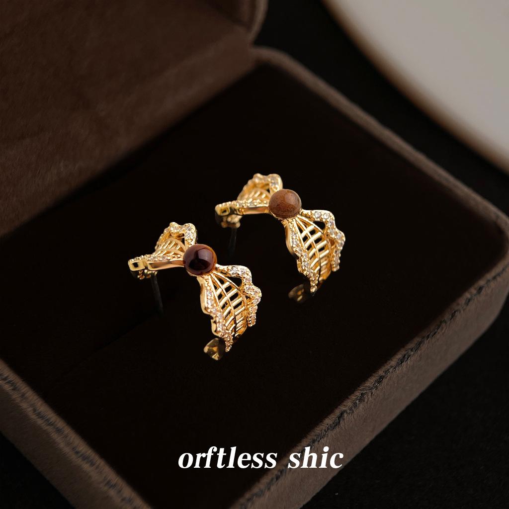Literary lace edge Maillard style tiger s eye stone slightly inlaid zircon geometric medium antique earrings