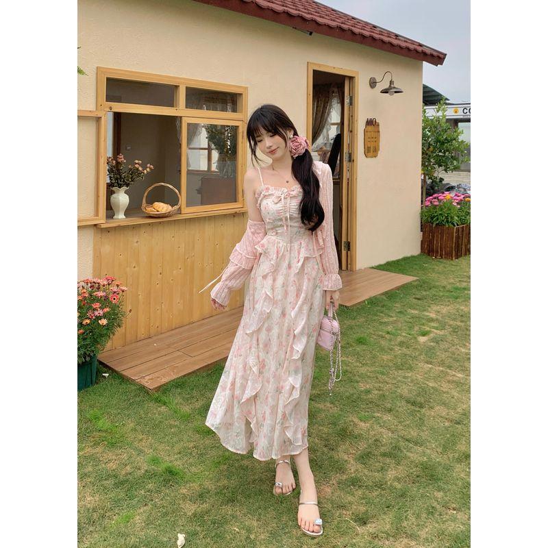 

Весна/Лето 2025 Нежно-розовое платье с цветочным принтом на бретелях, приталенное, элегантное, кардиган для защиты от солнца, костюм-двойка Pink Slip Skirt M