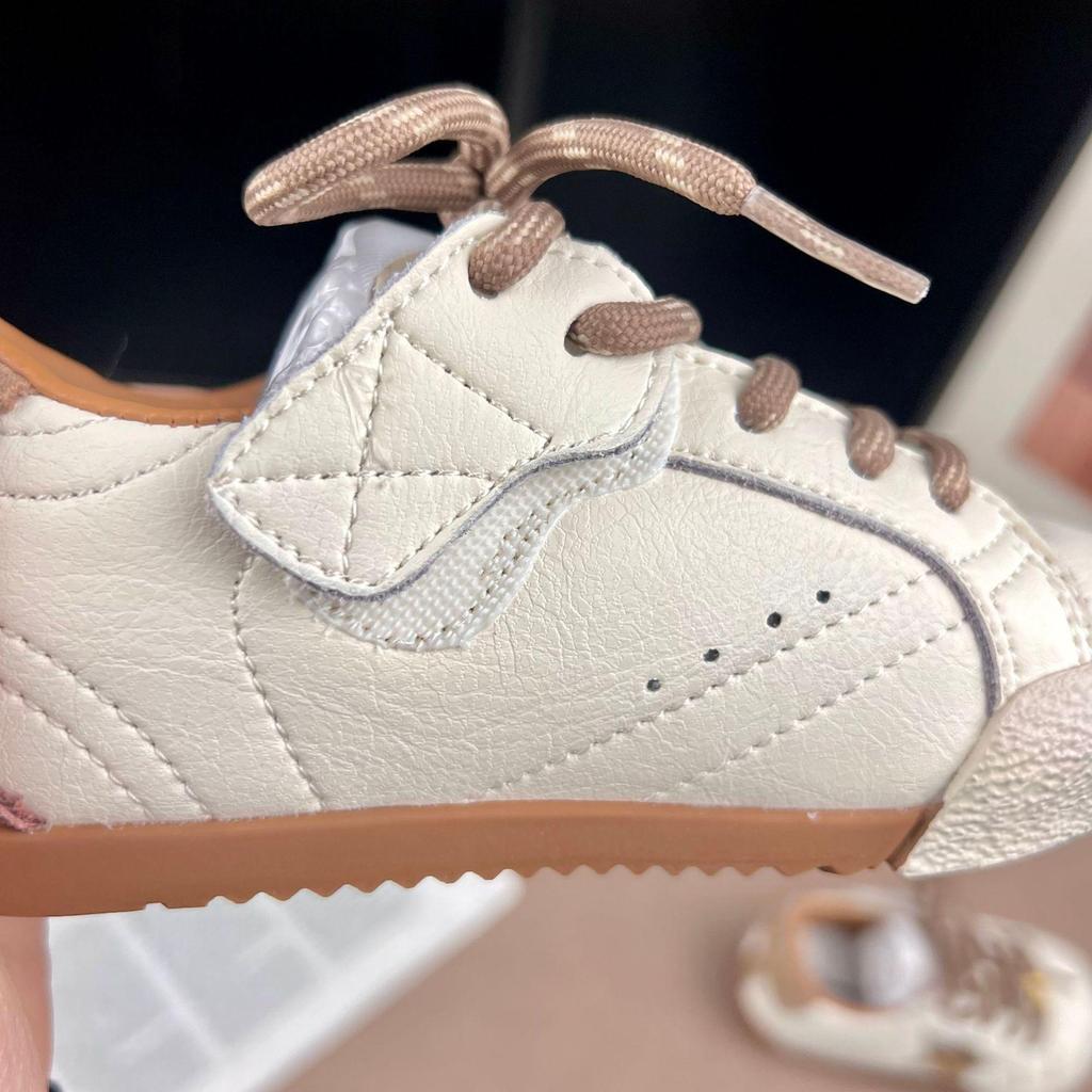 2026 Trendy Kids' Soft Sole Star Sneakers - Versatile Casual White Shoes for Toddlers